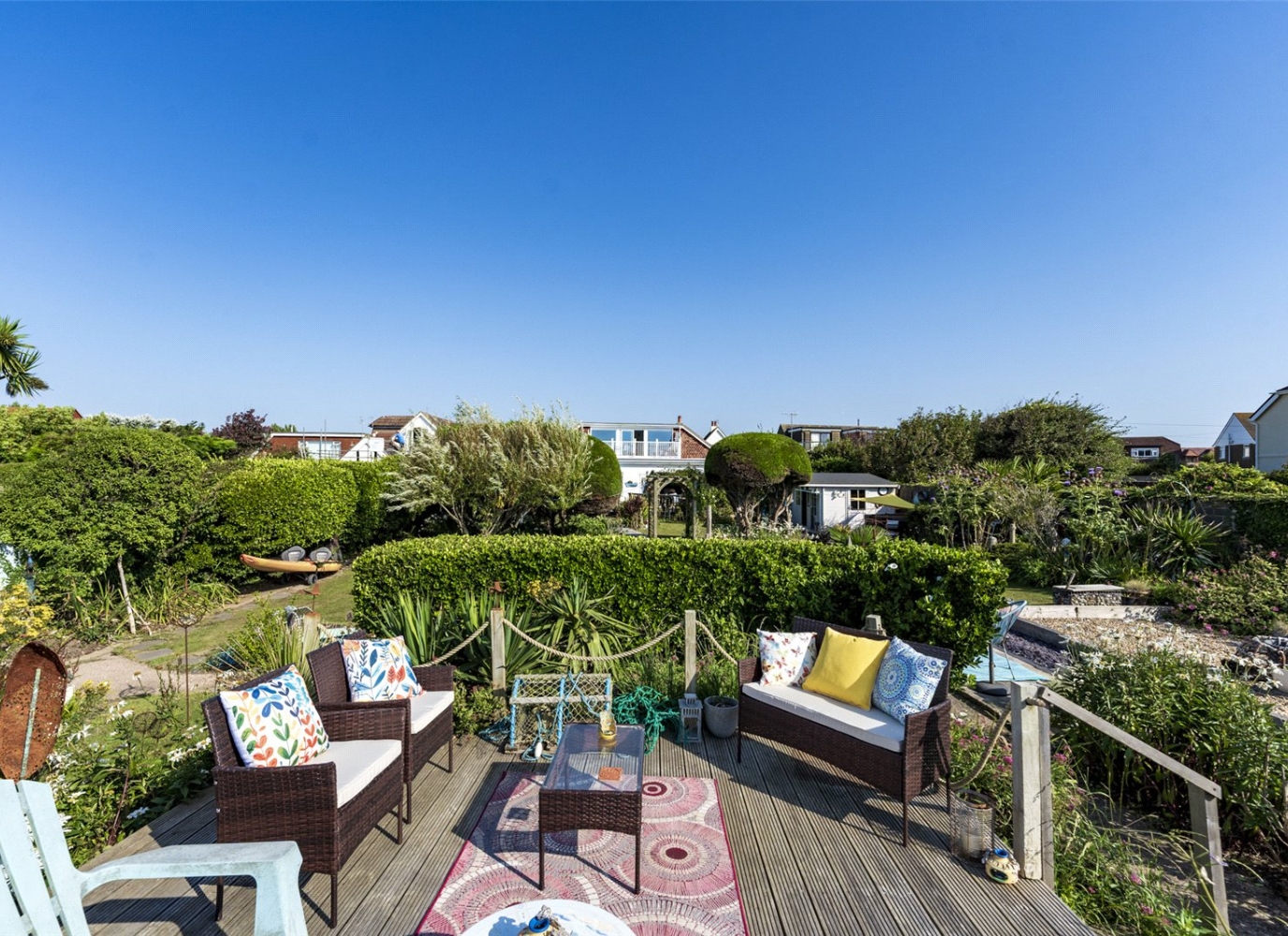Spring 2025 breaks sunshine records - and adds up to £22K to your garden’s value