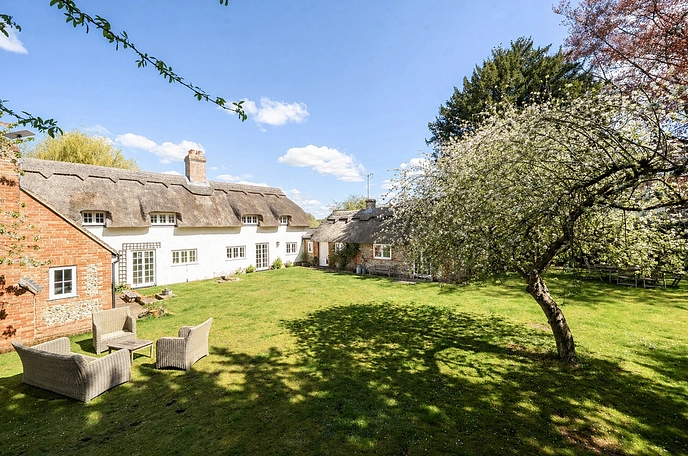 5 bedroom  detached house for sale