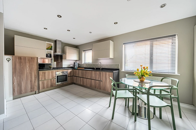 4 bedroom  detached house for sale