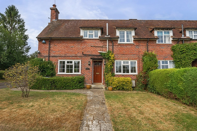 3 bedroom  semi-detached house for sale