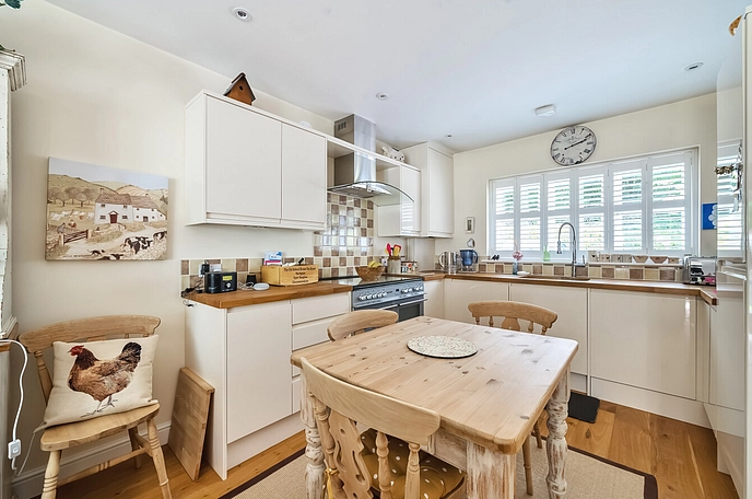2 bedroom  semi-detached house for sale