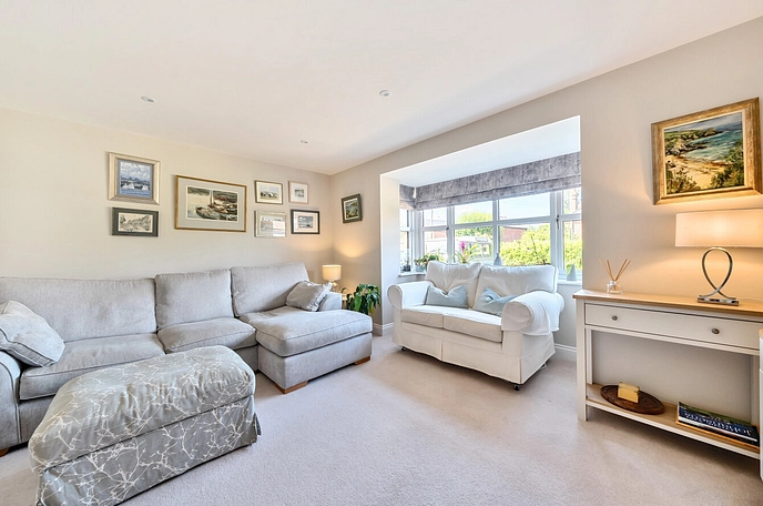 4 bedroom  semi-detached house for sale