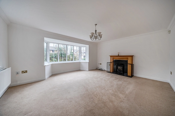 5 bedroom  detached house for sale