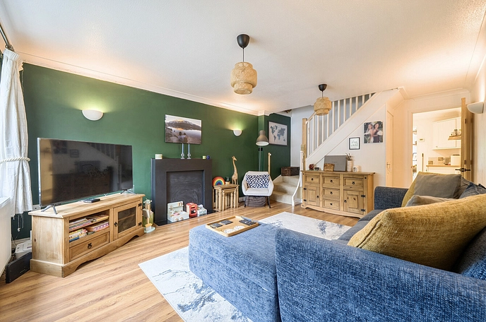 2 bedroom  terraced house for sale