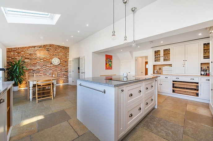 3 bedroom  semi-detached house for sale