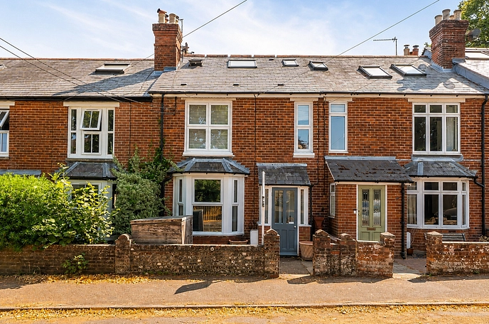 3 bedroom  terraced house for sale