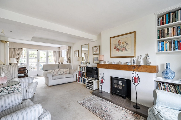 4 bedroom  semi-detached house for sale