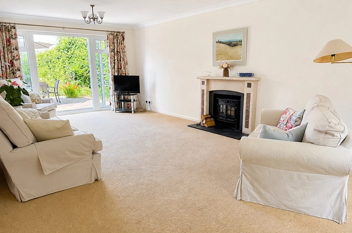 4 bedroom  detached house to rent