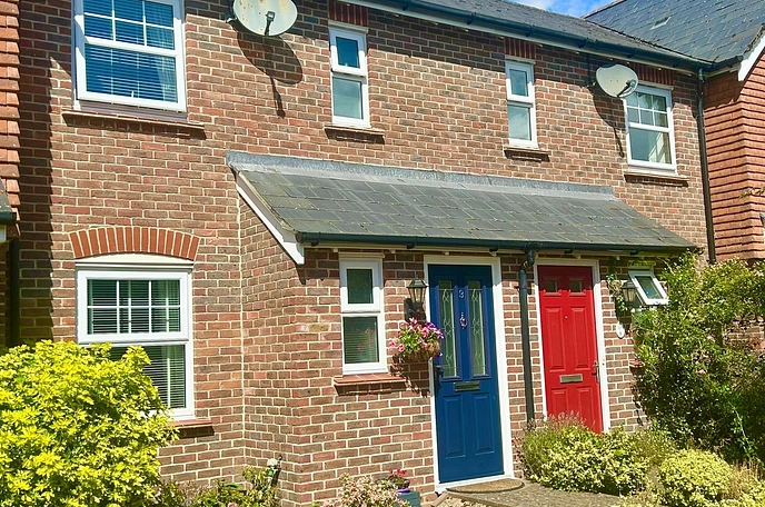 2 bedroom  terraced house for sale
