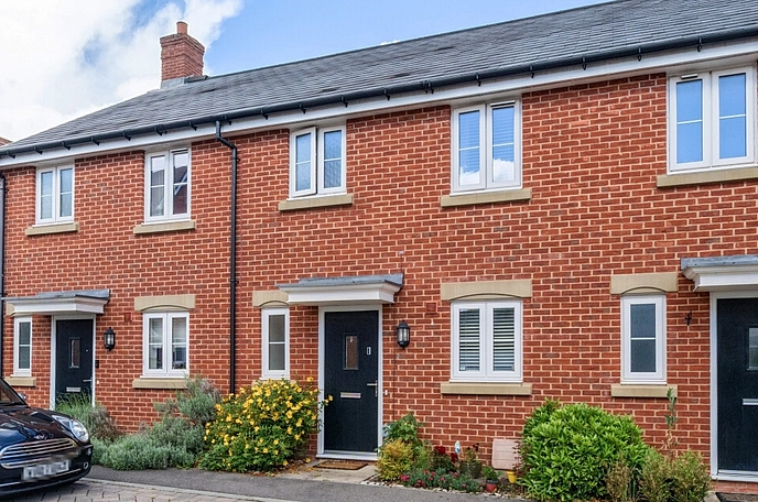 2 bedroom  terraced house for sale