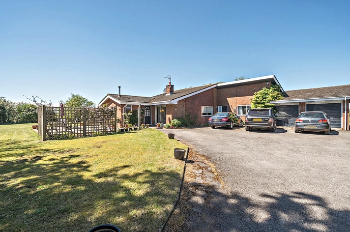 4 bedroom  detached bungalow for sale