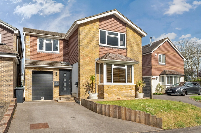 4 bedroom  detached house to rent
