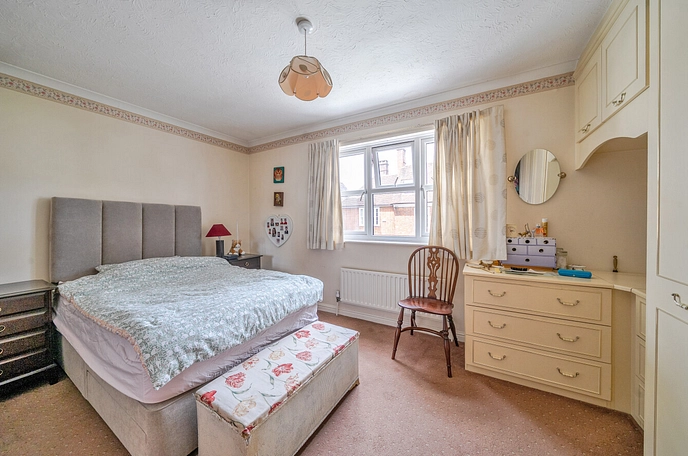 2 bedroom  terraced house for sale