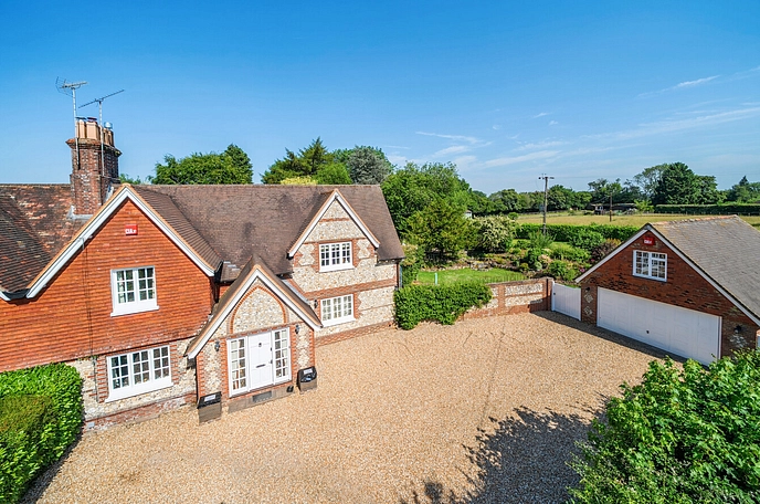3 bedroom  semi-detached house for sale