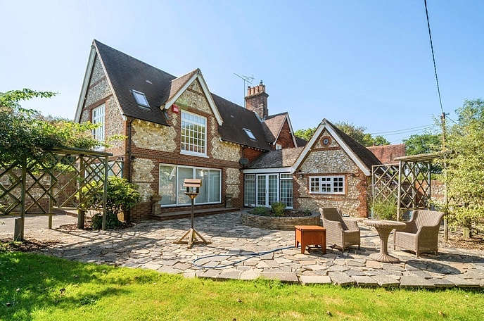 3 bedroom  semi-detached house for sale