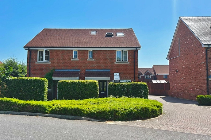 4 bedroom semi-detached house for sale
