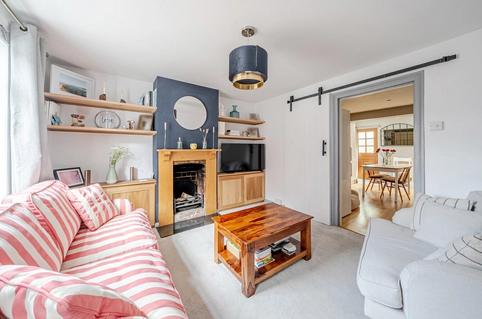 2 bedroom  semi-detached house for sale
