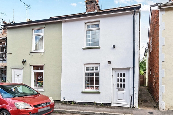 2 bedroom  semi-detached house for sale