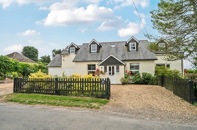 4 bedroom  detached house for sale