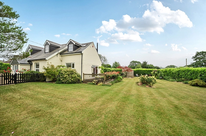 4 bedroom  detached house for sale