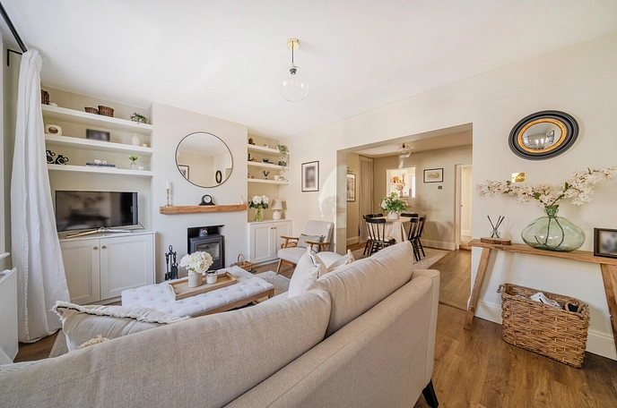 3 bedroom  terraced house for sale
