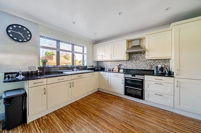 3 bedroom  detached house for sale