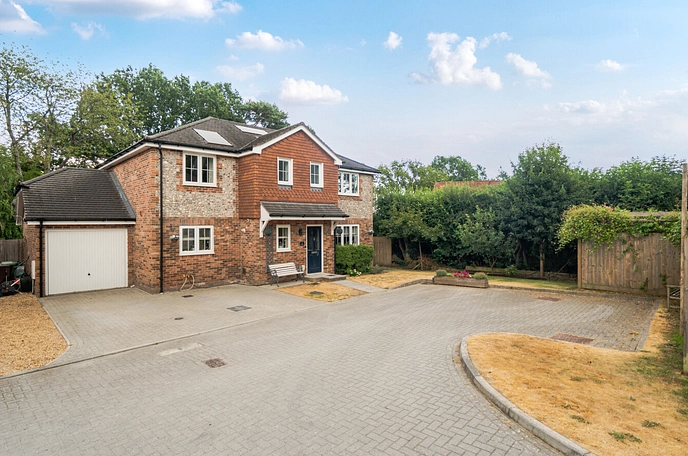 4 bedroom  detached house for sale