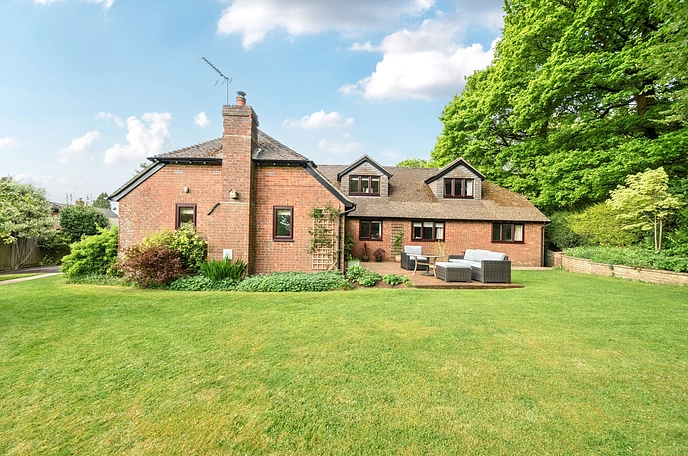 6 bedroom bungalow for sale