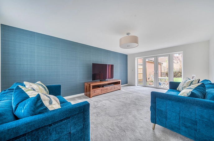 5 bedroom  detached house for sale