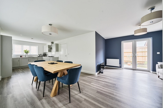 5 bedroom  detached house for sale