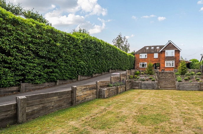4 bedroom  detached house for sale