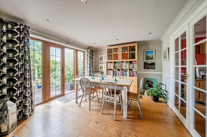5 bedroom house for sale