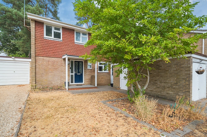 3 bedroom  detached house for sale