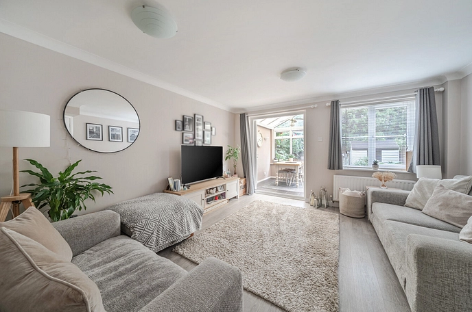 2 bedroom  semi-detached house for sale