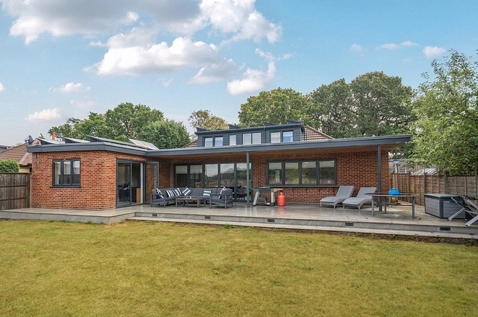 4 bedroom  detached bungalow for sale