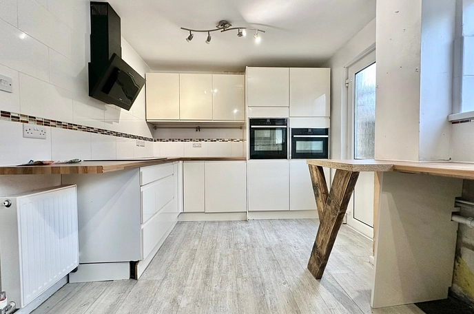 3 bedroom  terraced house to rent