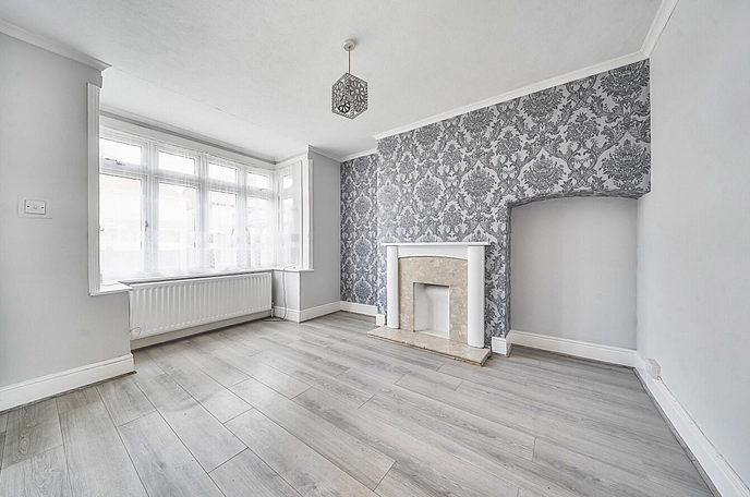 3 bedroom  semi-detached house for sale