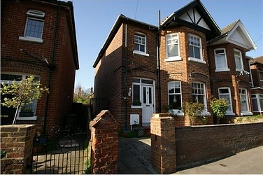 3 bedroom  semi-detached house for sale