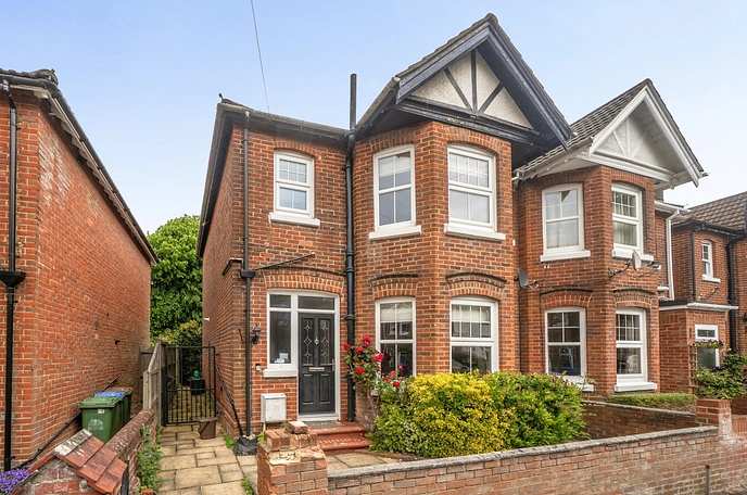3 bedroom semi-detached house for sale