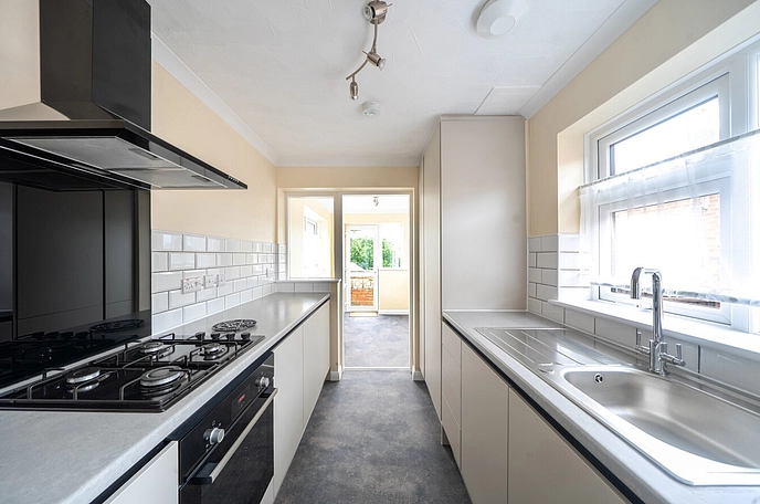 3 bedroom  semi-detached bungalow to rent