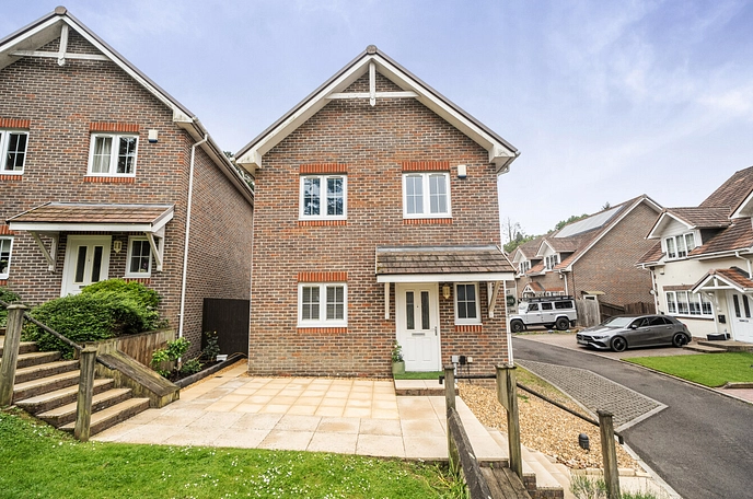 3 bedroom  detached house to rent