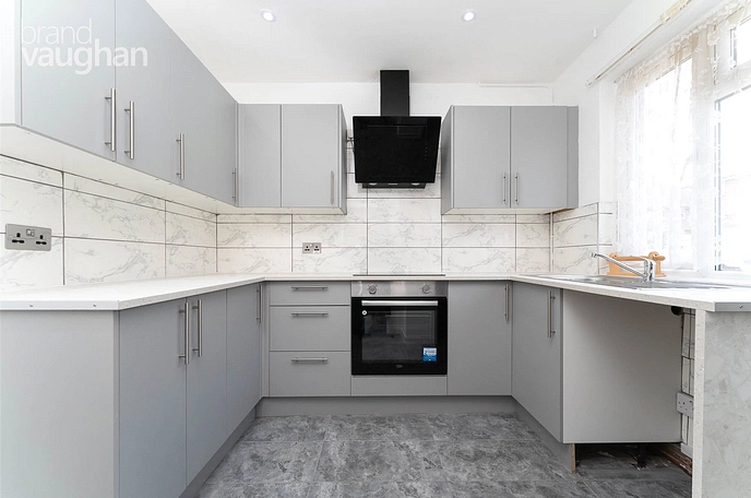 4 bedroom  semi-detached house to rent