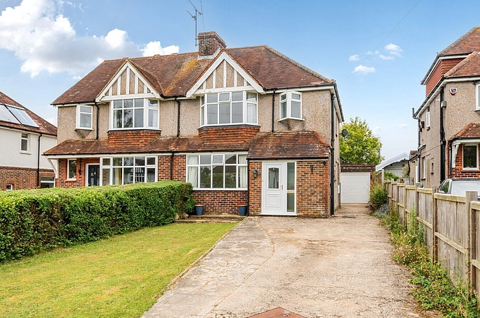 3 bedroom  semi-detached house to rent