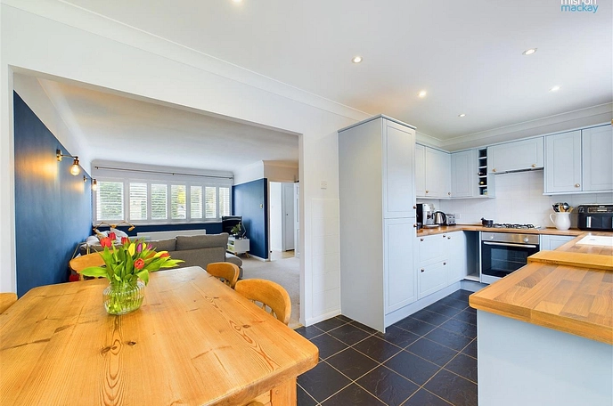 3 bedroom  terraced house to rent