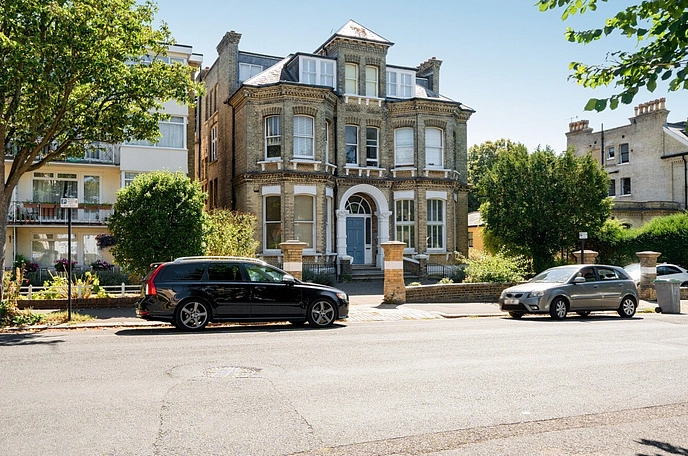 2 bedroom apartment to rent