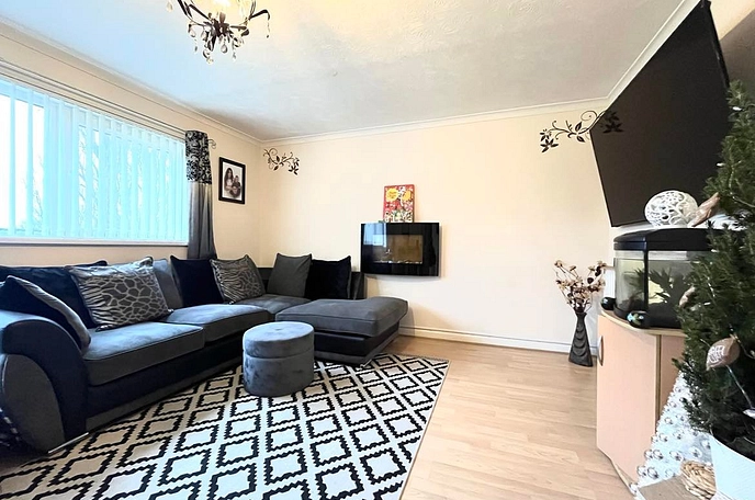 3 bedroom maisonette to rent