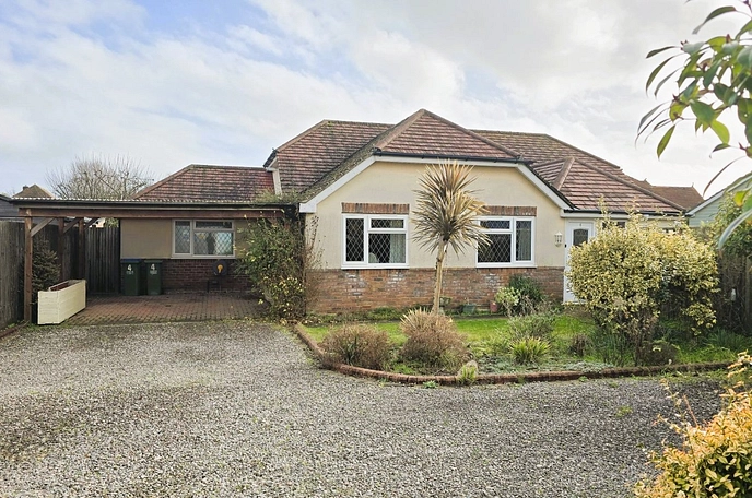 3 bedroom detached bungalow for sale