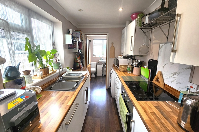 2 bedroom  terraced house to rent