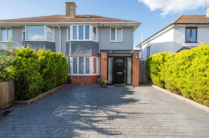 4 bedroom  semi-detached house for sale