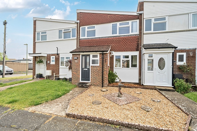 3 bedroom  terraced house for sale
